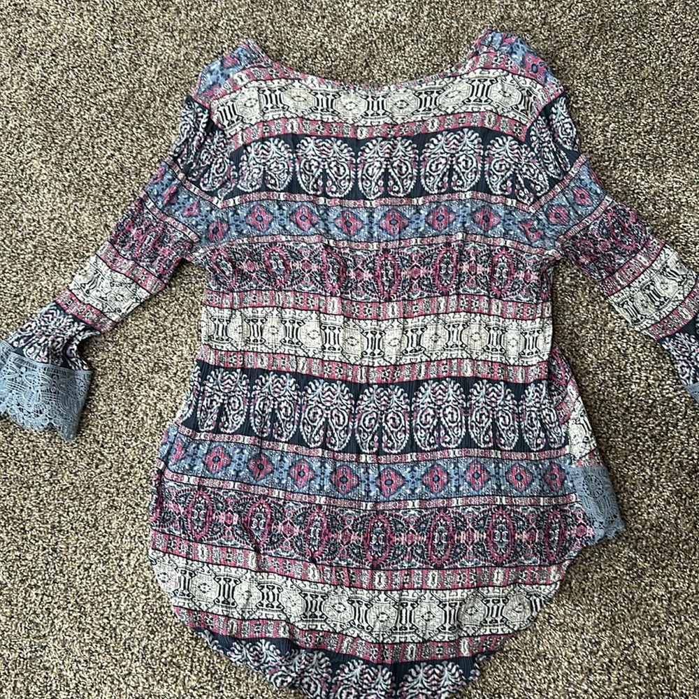 One World blouse - Picture 2 of 2